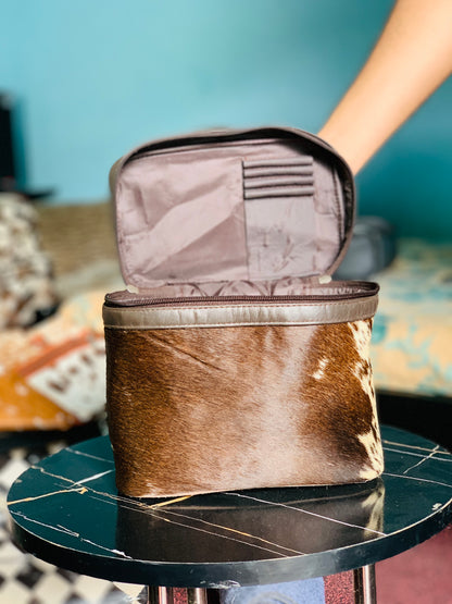 Luxury Cowhide Travel Vanity Case – Stylish Makeup & Brush Organizer for Women